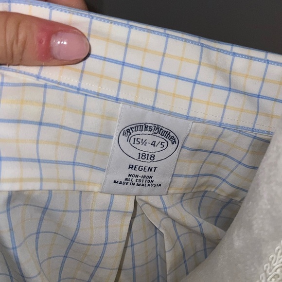 Button down - Picture 2 of 2